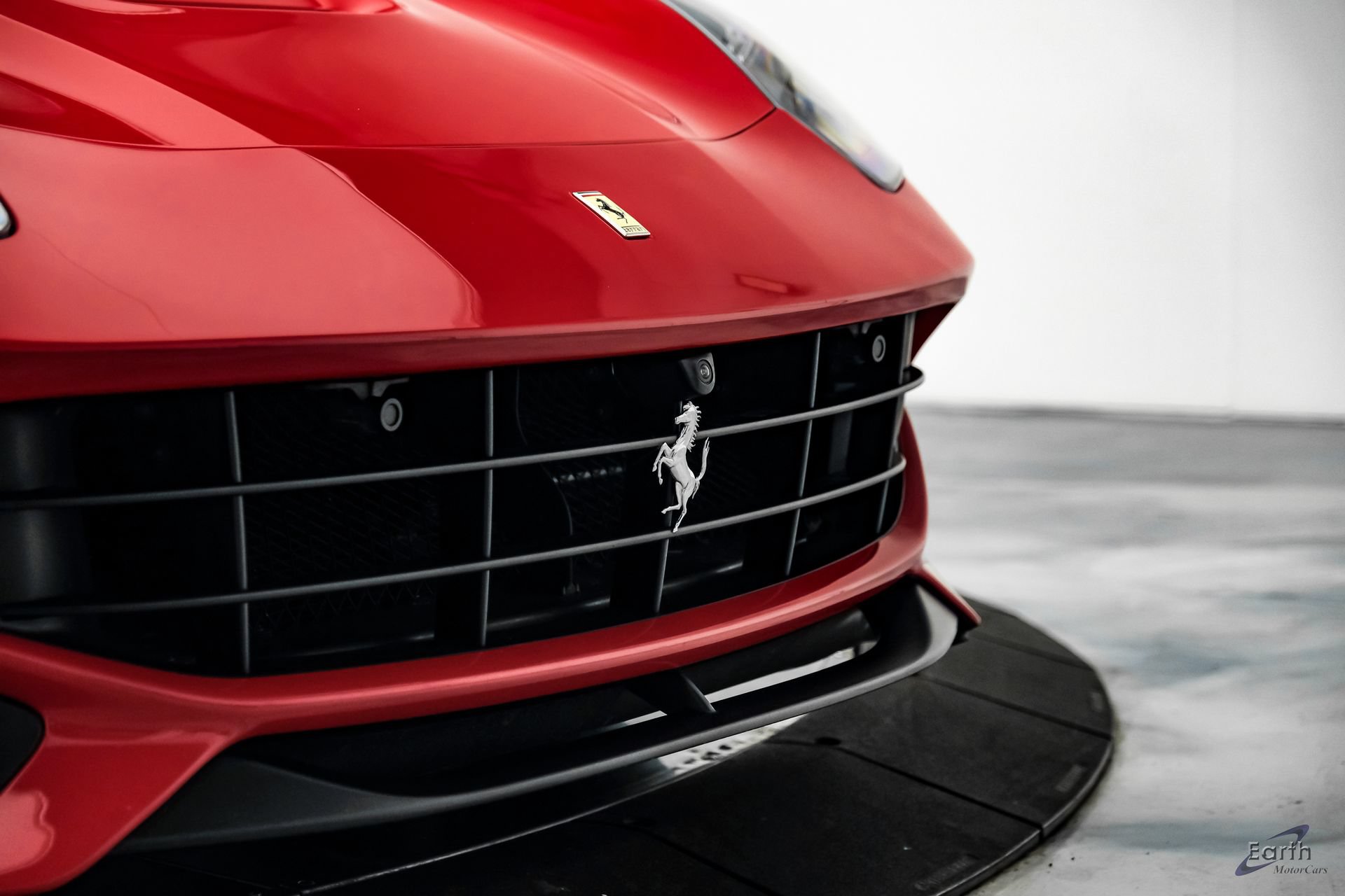 Used 2017 Ferrari F12 Berlinetta RWD image 30