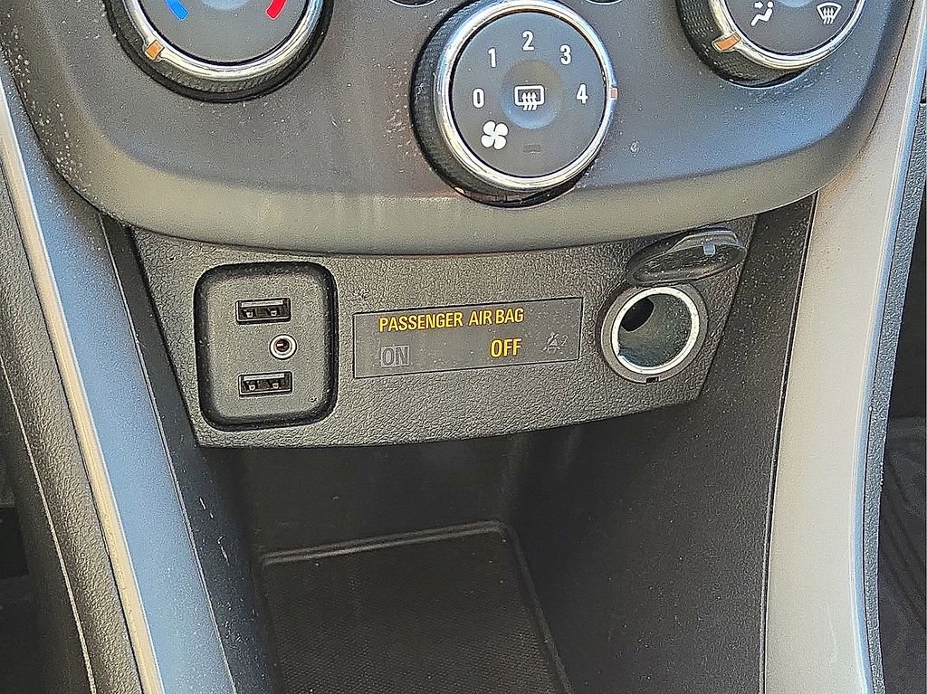 Used 2021 Chevrolet Trax LT w/ LT Convenience Package AWD/4WD image 28