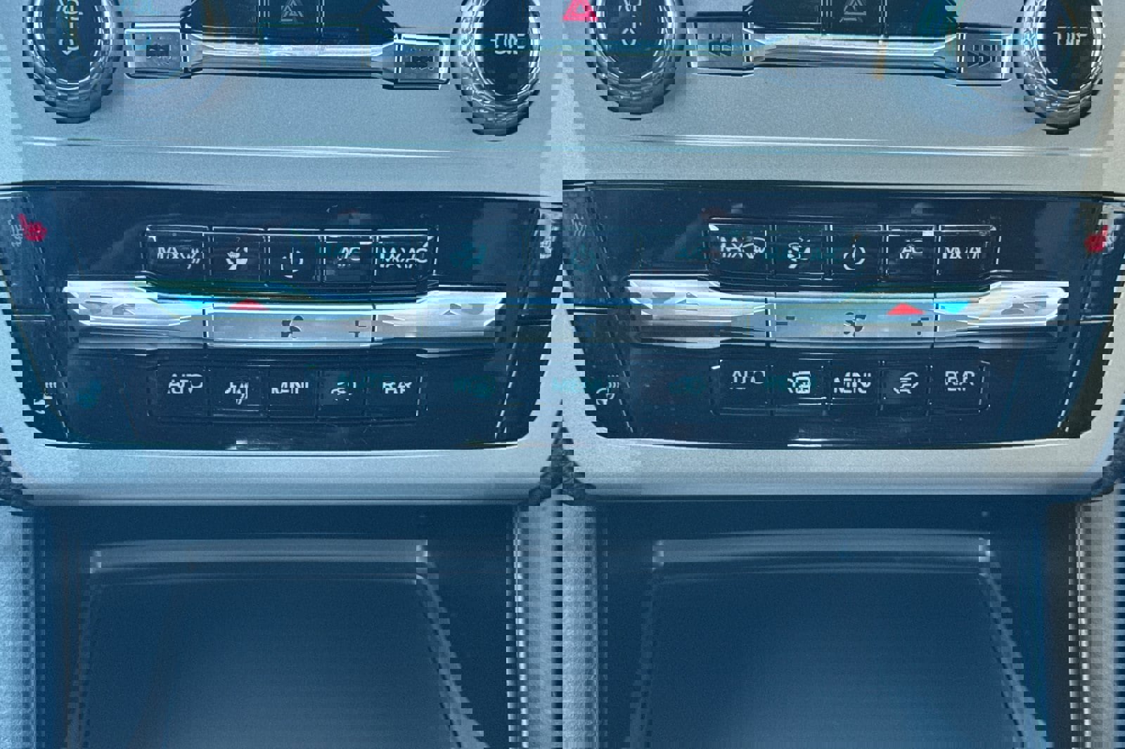 Certified 2022 Ford Explorer XLT w/ Equipment Group 202A image 21