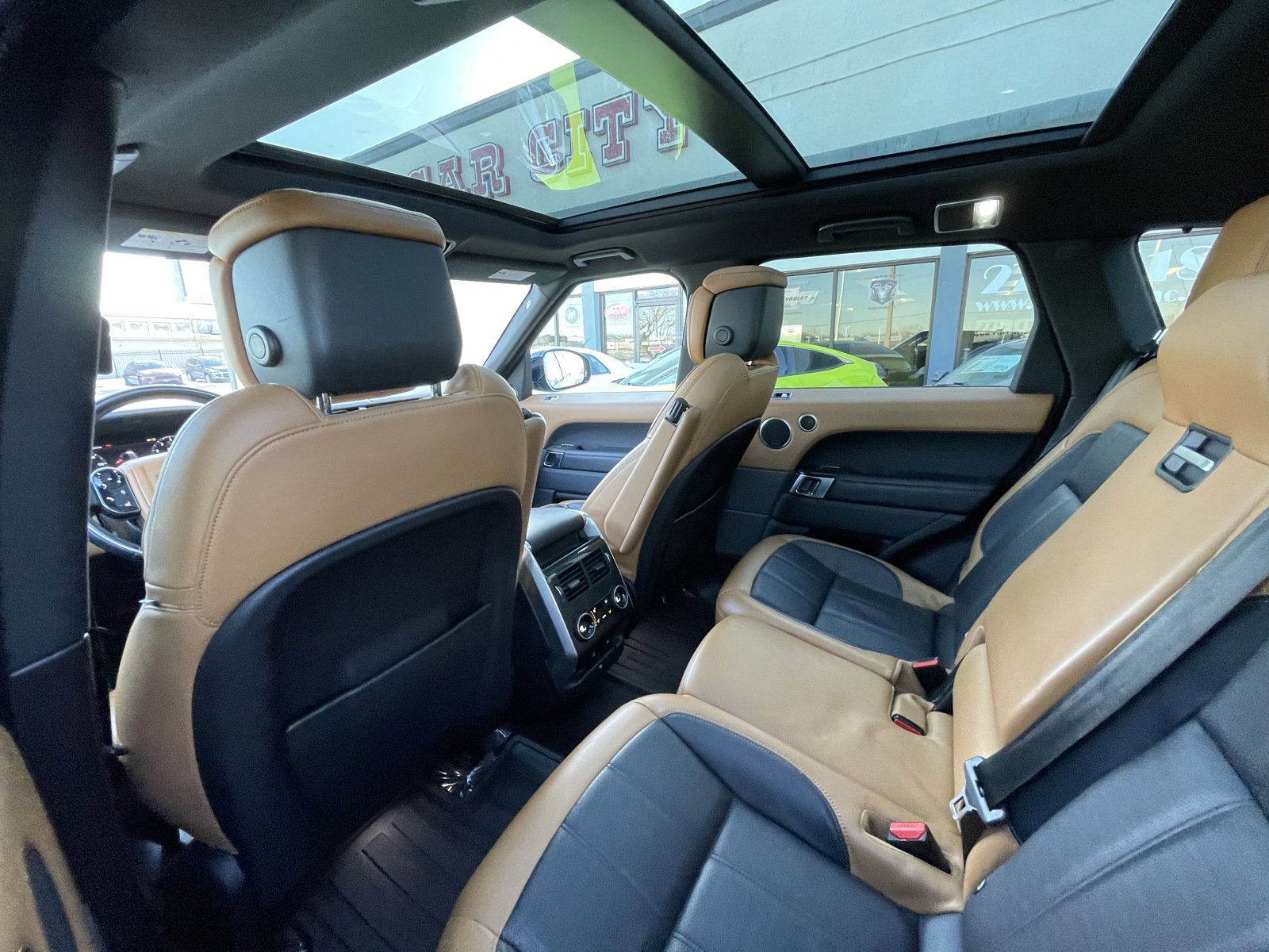 Used 2019 Land Rover Range Rover Sport HSE Dynamic image 12