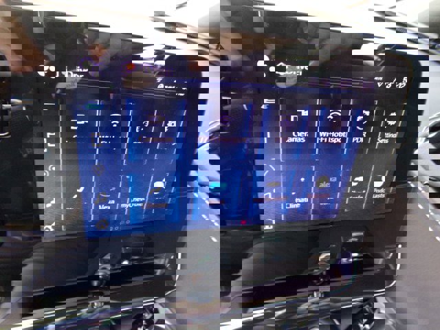 Used 2025 Chevrolet Corvette E-Ray w/ Stealth Interior Trim Package AWD/4WD image 20