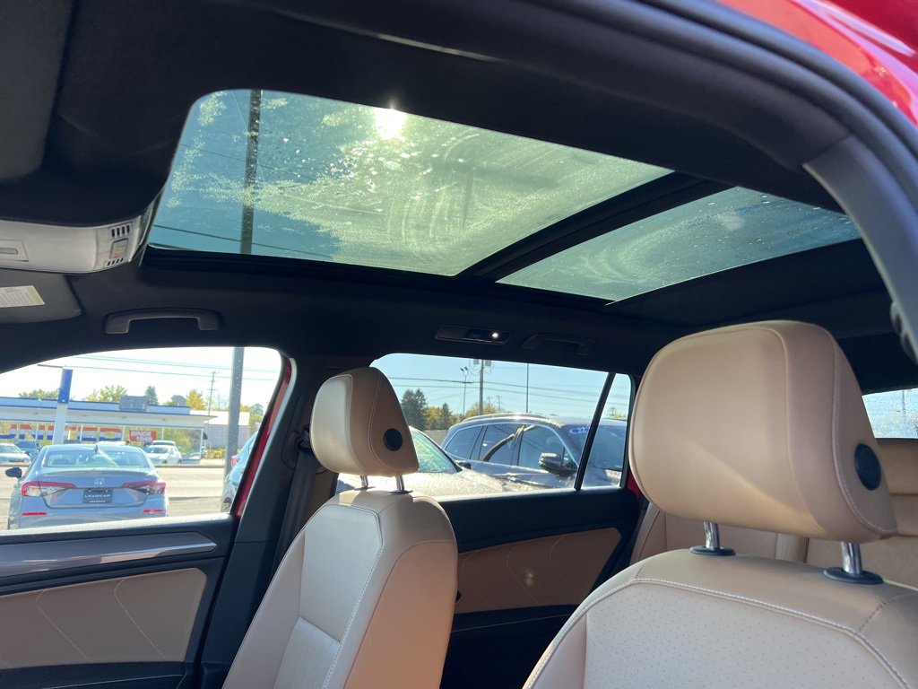 Used 2022 Volkswagen Tiguan SE image 17