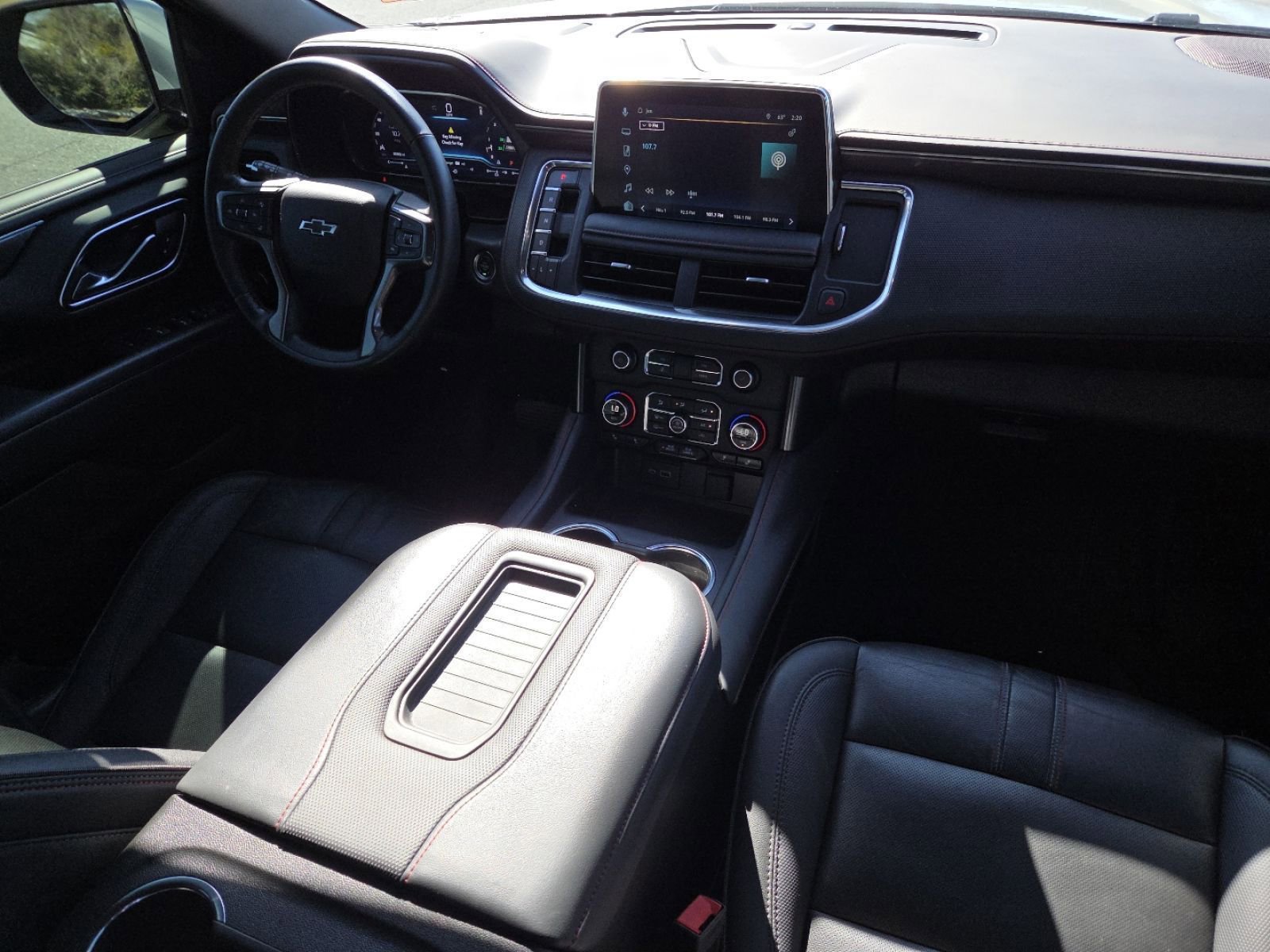 Used 2024 Chevrolet Suburban RST w/ Luxury Package image 25