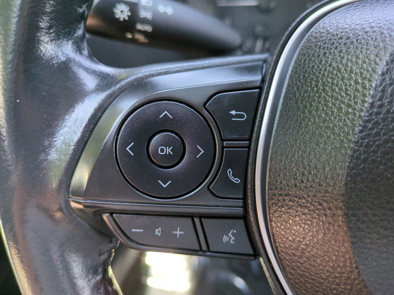 Used 2023 Toyota Corolla Cross LE w/ Moonroof Package FWD image 24