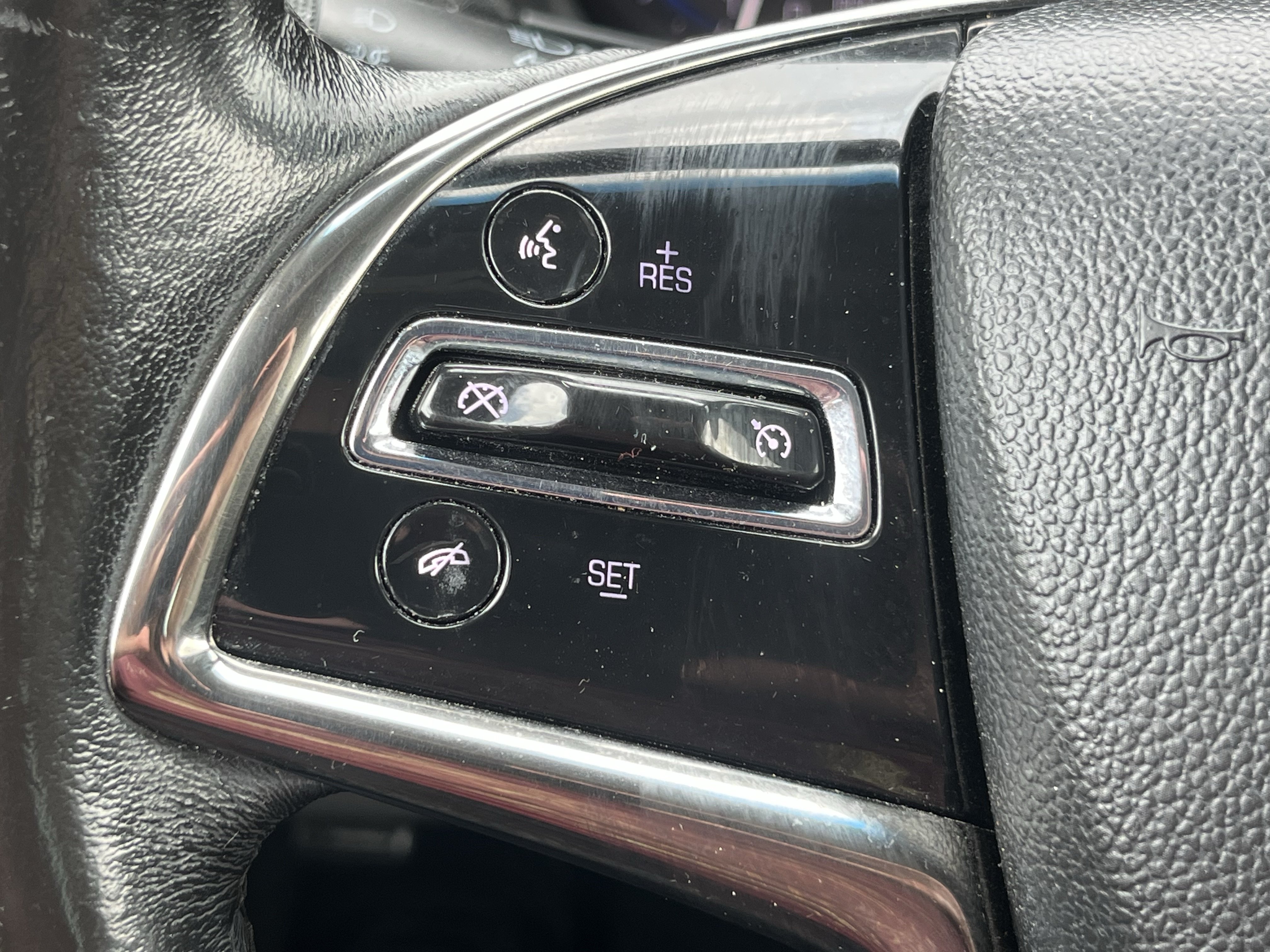 Used 2015 Cadillac ATS Luxury w/ Sun And Sound Package RWD image 18