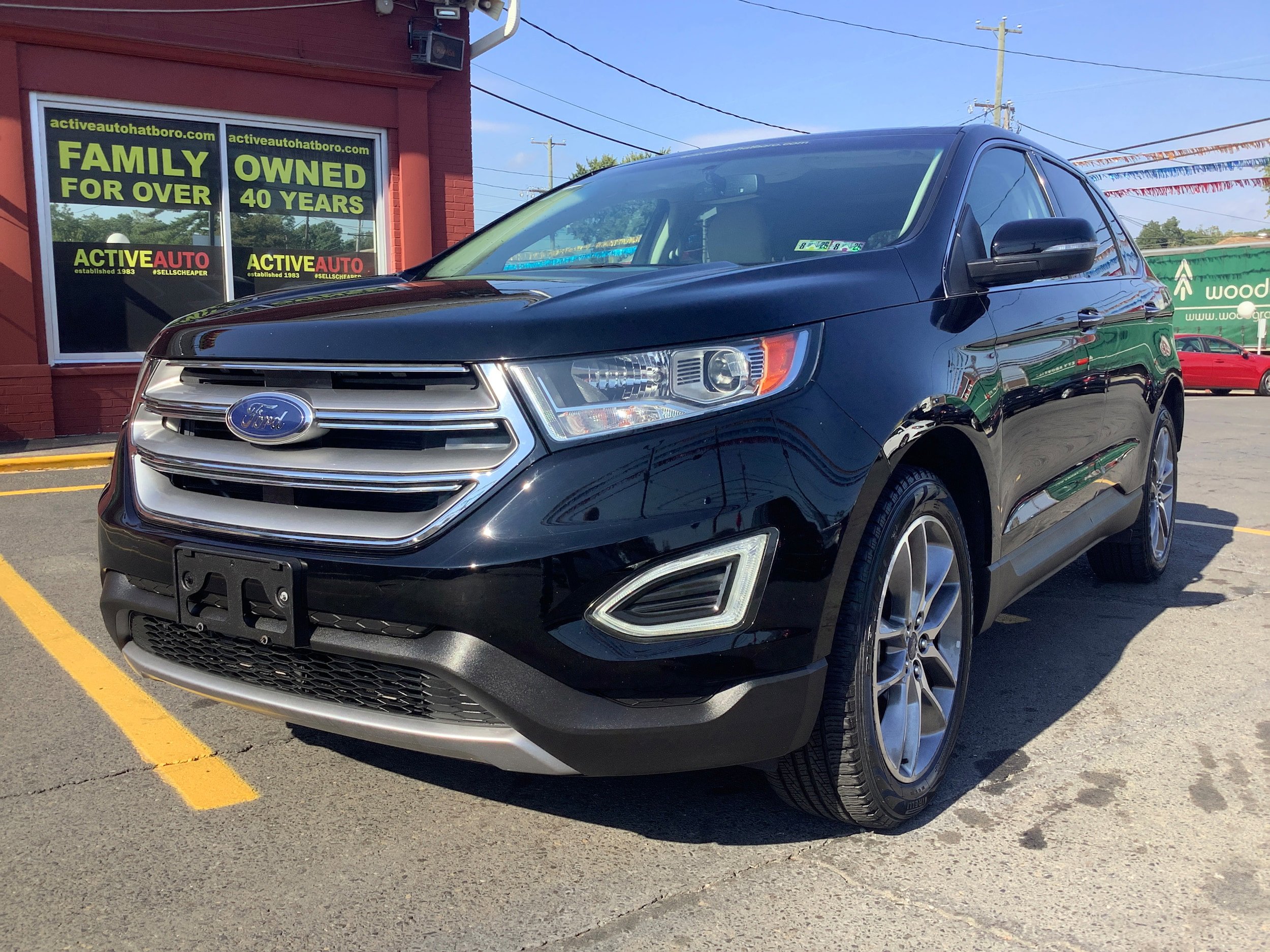 Used 2017 Ford Edge Titanium w/ Equipment Group 301A AWD/4WD image 3