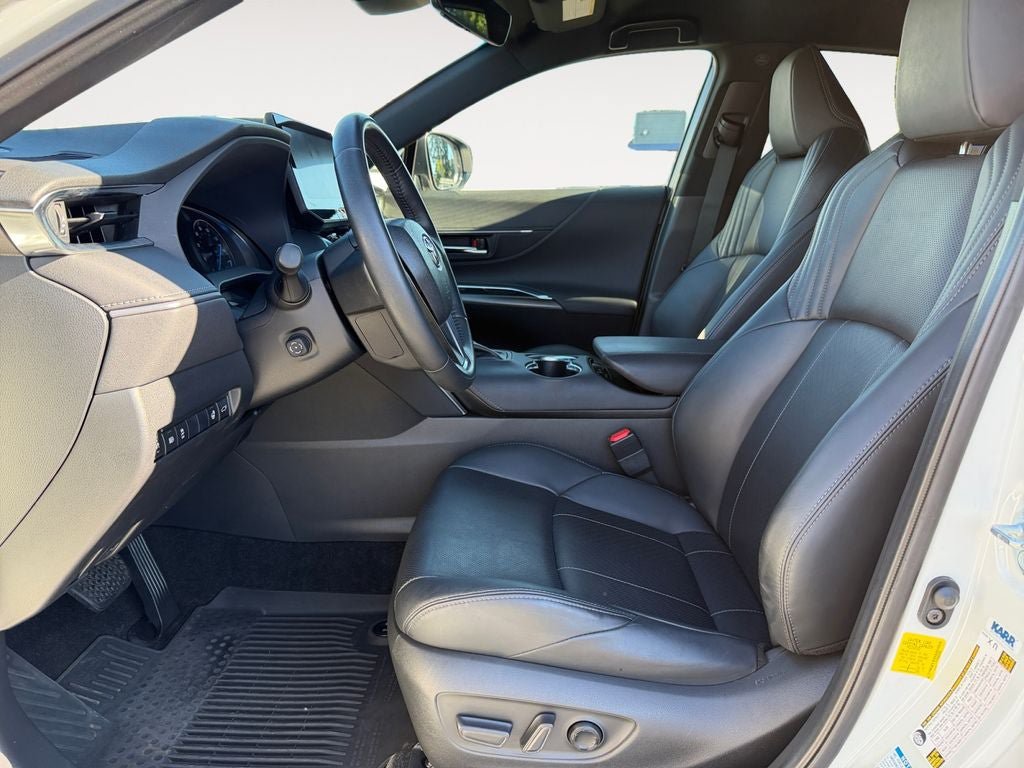 Used 2021 Toyota Venza XLE w/ Softex Package AWD/4WD image 6