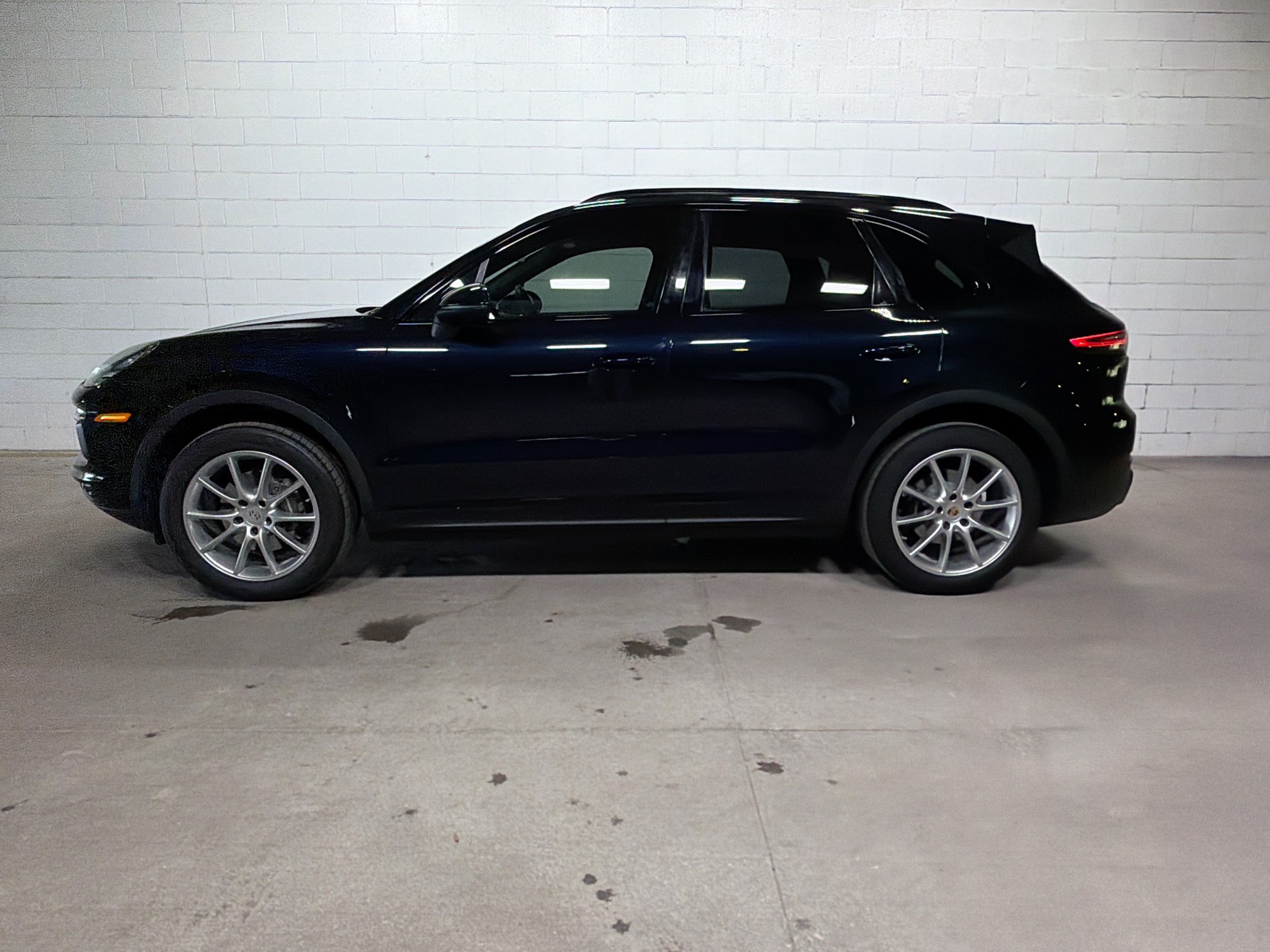 Certified 2020 Porsche Cayenne AWD/4WD image 2