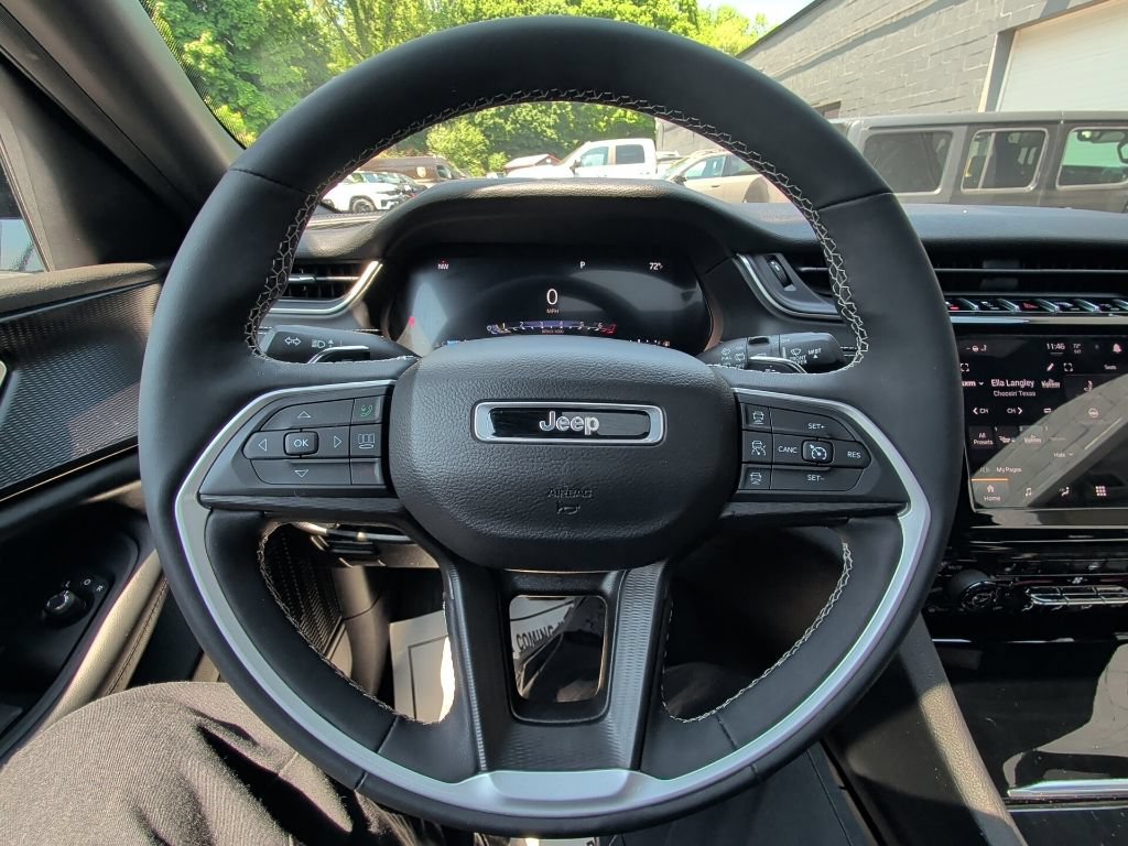 Used 2023 Jeep Grand Cherokee L Laredo AWD/4WD image 20