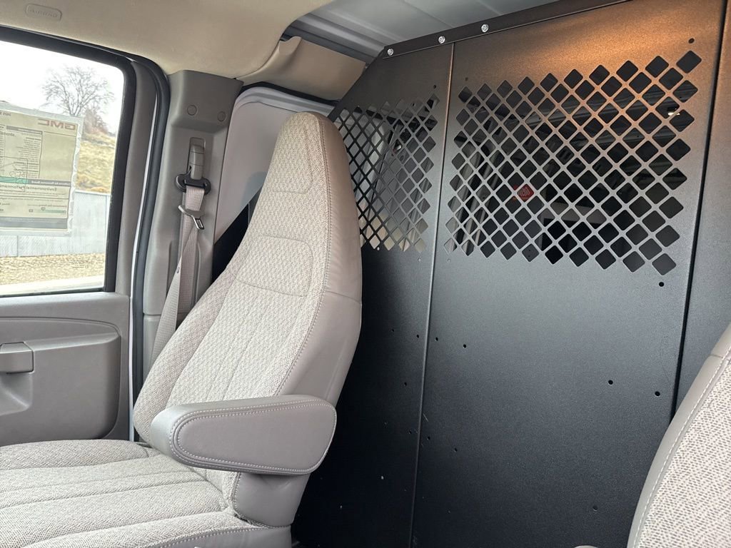New 2025 GMC Savana 2500 w/ Enhanced Convenience Package image 43