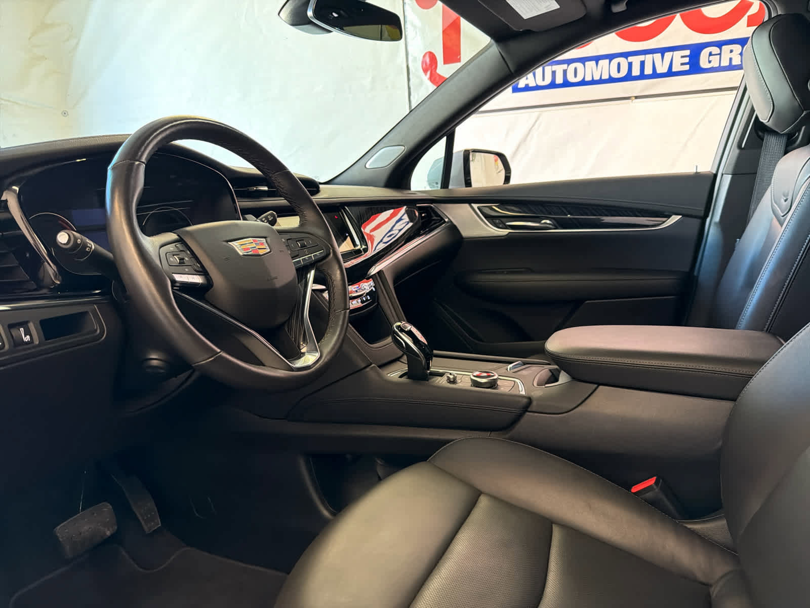 Used 2025 Cadillac XT6 Premium Luxury FWD image 16