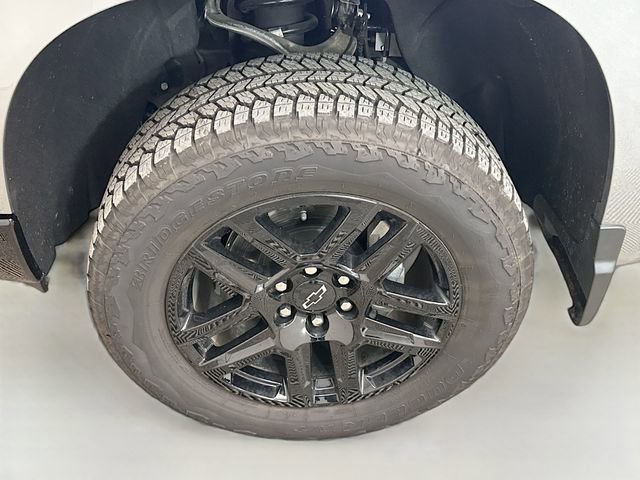 Used 2025 Chevrolet Silverado 1500 LT Trail Boss w/ Convenience Package II AWD/4WD image 35