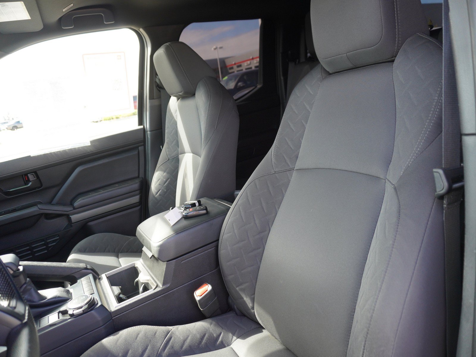 Used 2025 Toyota Tacoma SR5 AWD/4WD image 22