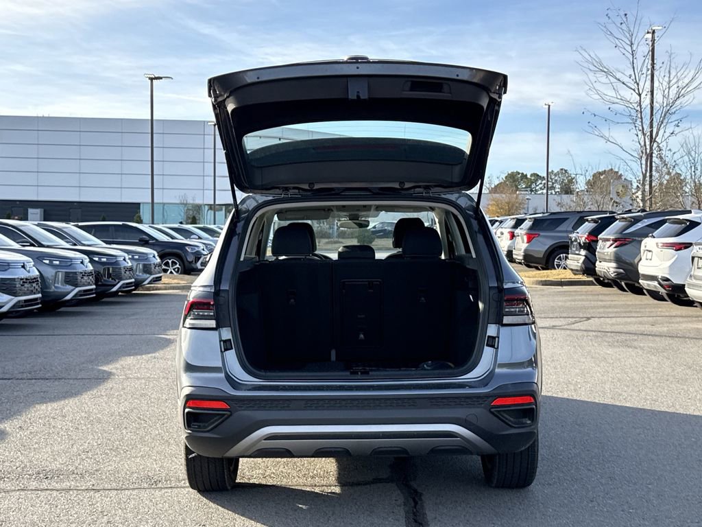 Used 2025 Volkswagen Taos S image 15