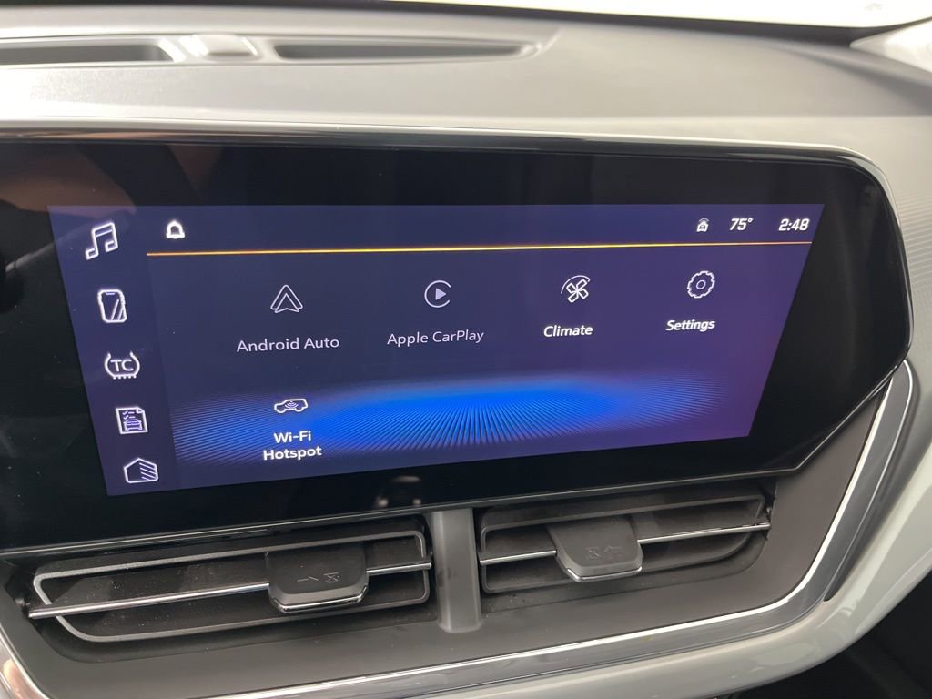 Used 2025 Chevrolet Trax LT w/ LT Convenience Package image 29