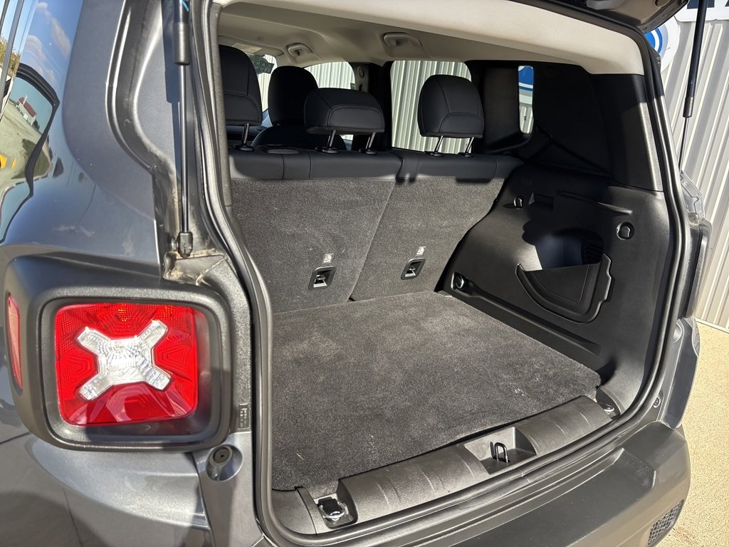 Used 2023 Jeep Renegade Limited image 31