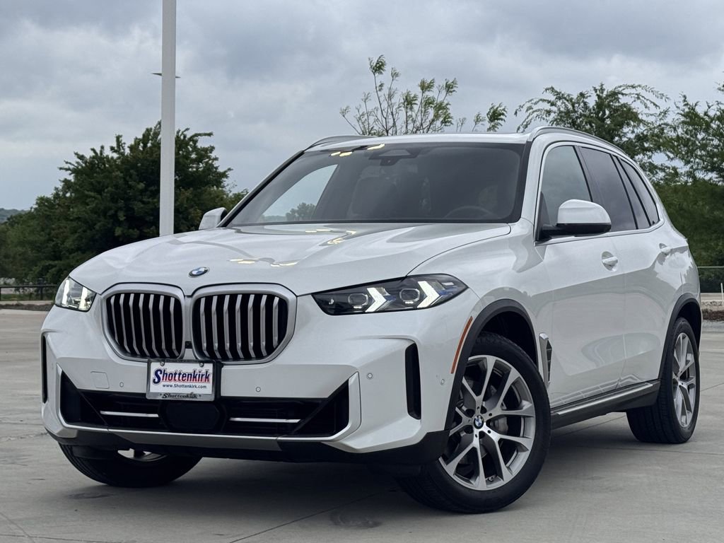 Used 2024 BMW X5 xDrive40i w/ Premium Package AWD/4WD image 2