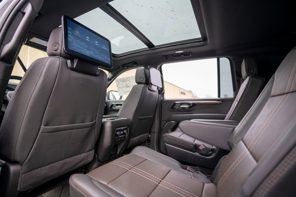 New 2026 Chevrolet Suburban High Country image 38