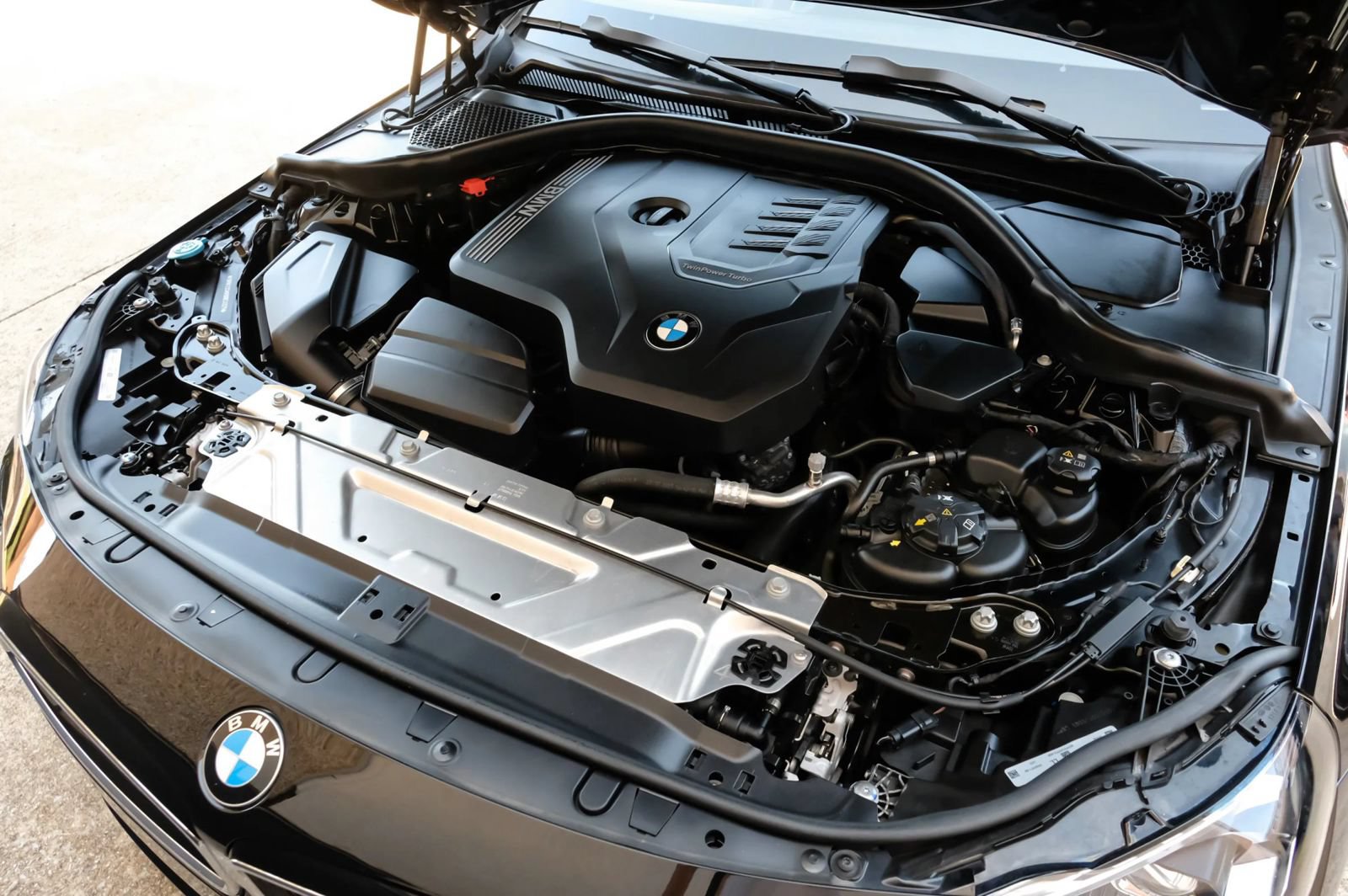 Used 2024 BMW 230i Coupe w/ Convenience Package RWD image 45