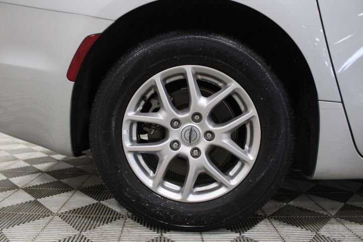 Used 2024 Chrysler Pacifica Touring-L image 46