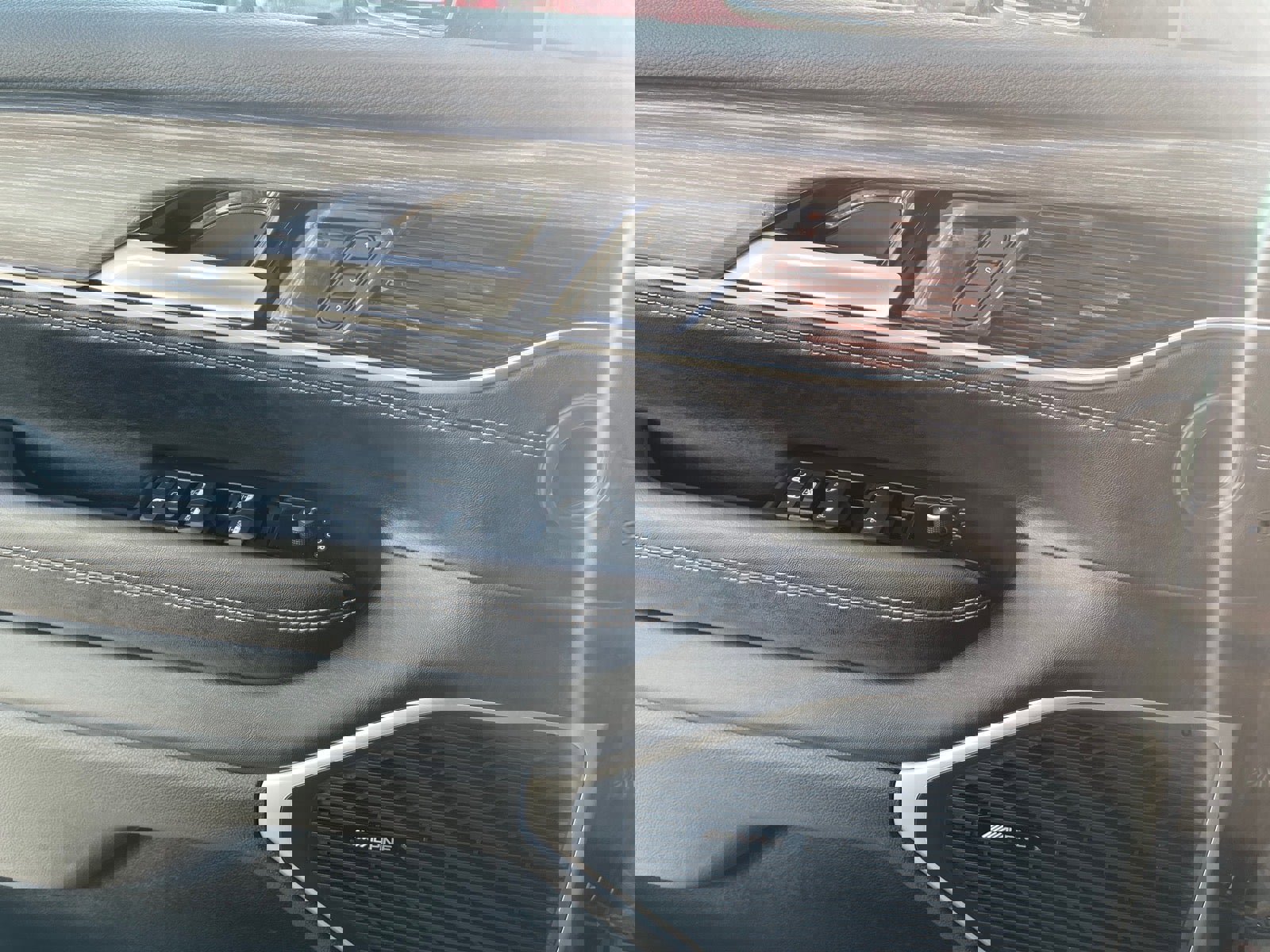 Used 2024 Jeep Wagoneer Series II image 16