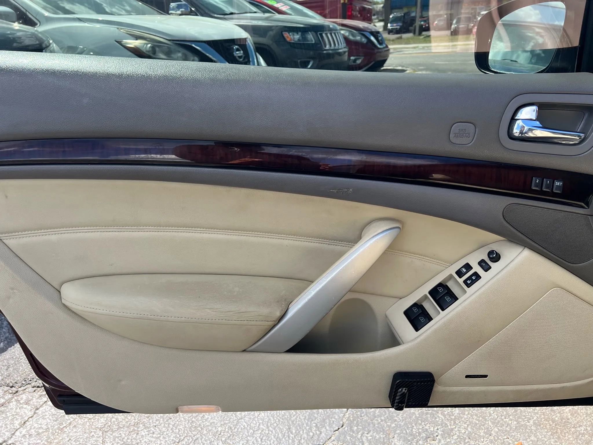 Used 2010 INFINITI G37 Limited Edition w/ Premium Pkg RWD image 9