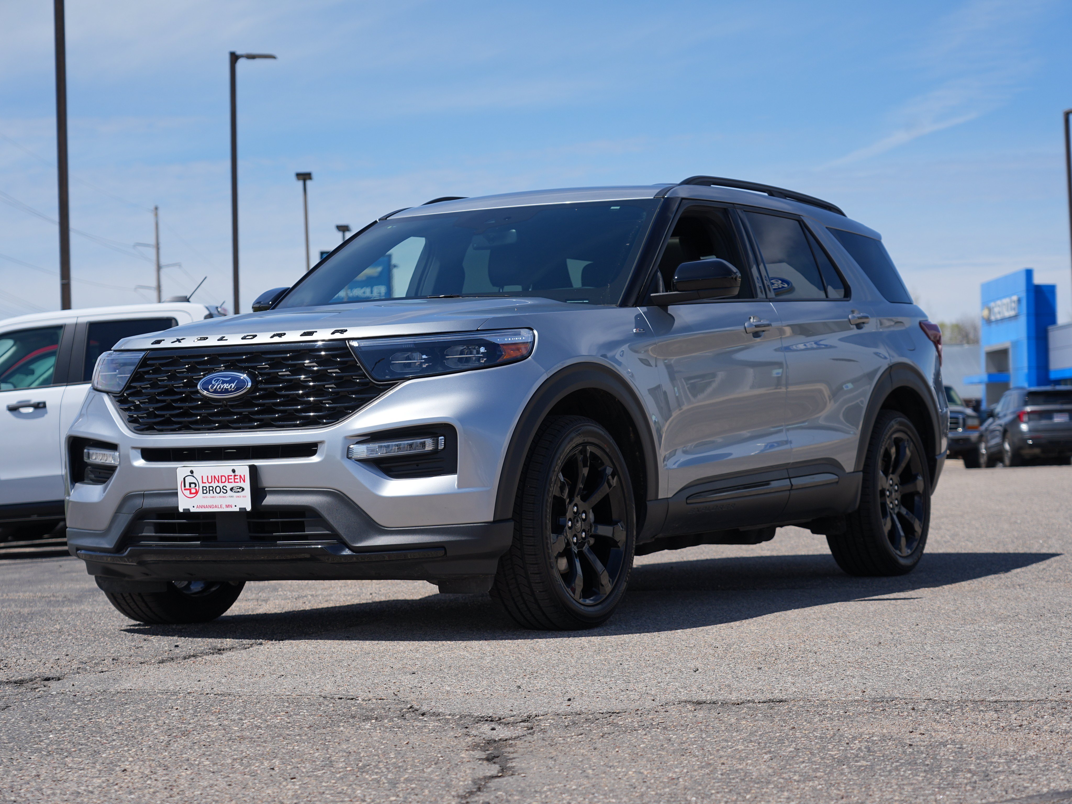 Used 2024 Ford Explorer ST-Line w/ Class IV Trailer Tow Package AWD/4WD image 8