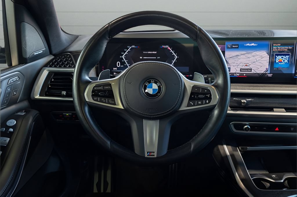 Used 2023 BMW X7 xDrive40i w/ M Sport Package AWD/4WD image 29