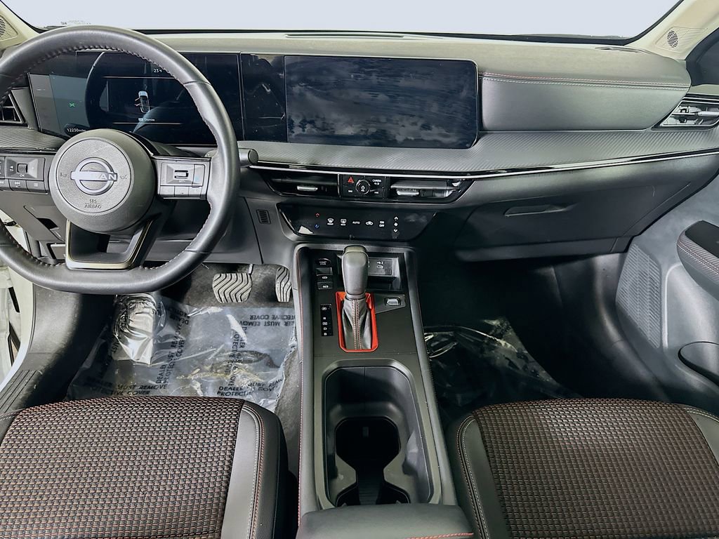 Used 2025 Nissan Kicks SR image 18