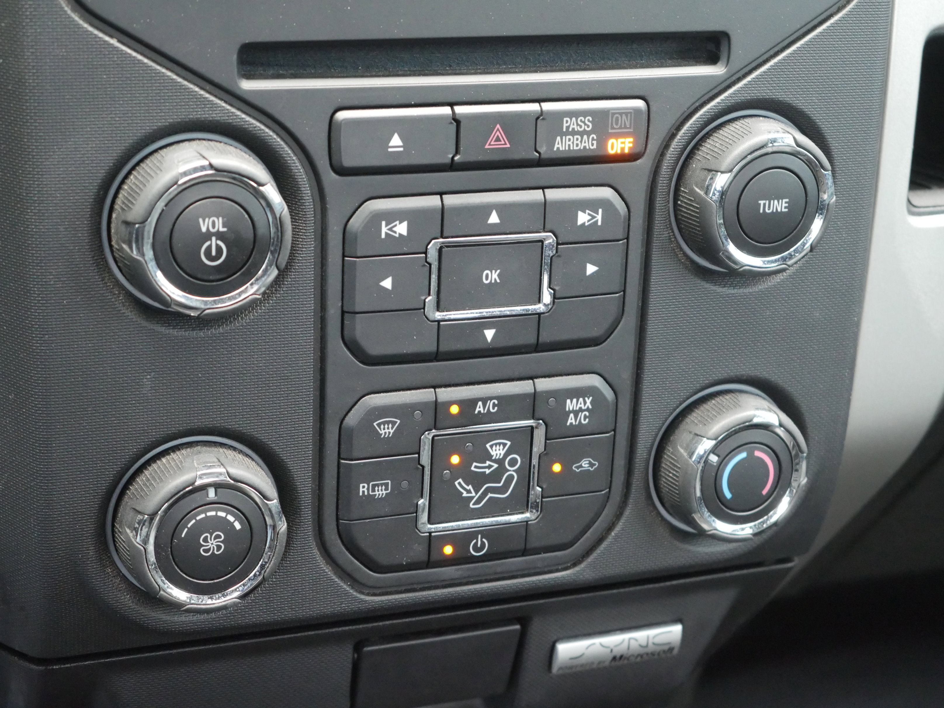 Used 2014 Ford F150 XLT w/ Equipment Group 302A Luxury AWD/4WD image 13