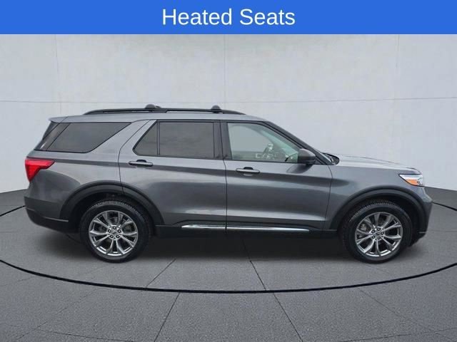 Used 2022 Ford Explorer XLT w/ Equipment Group 202A AWD/4WD image 8