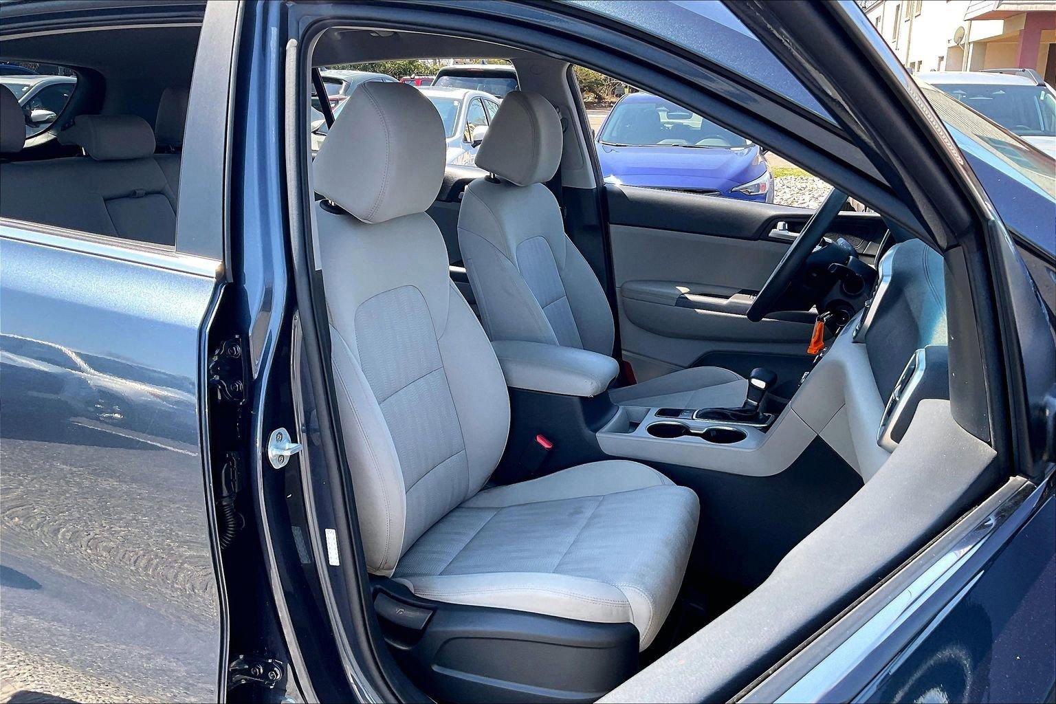 Used 2020 Kia Sportage LX image 7