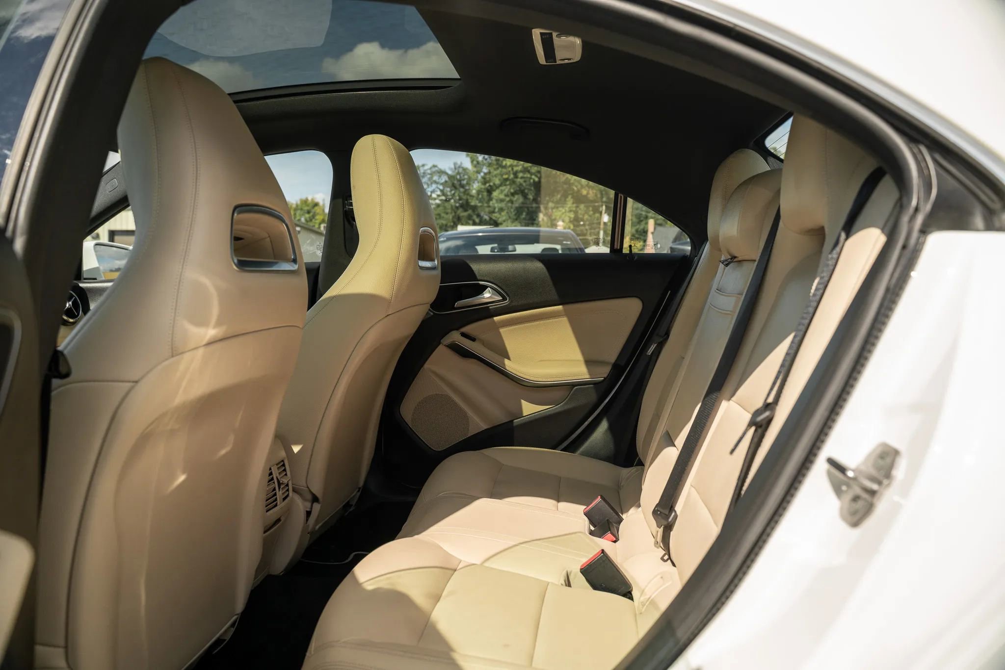 Used 2018 Mercedes-Benz CLA 250 image 8