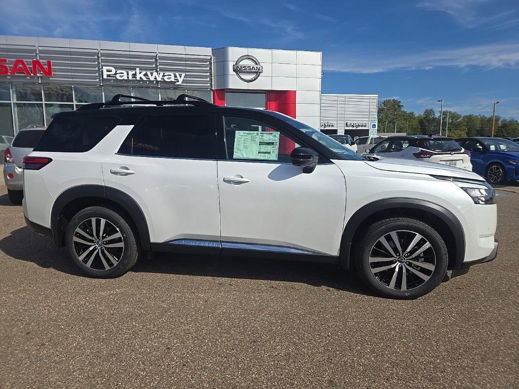 New 2025 Nissan Pathfinder Platinum w/ Lighting Package (N92) image 8