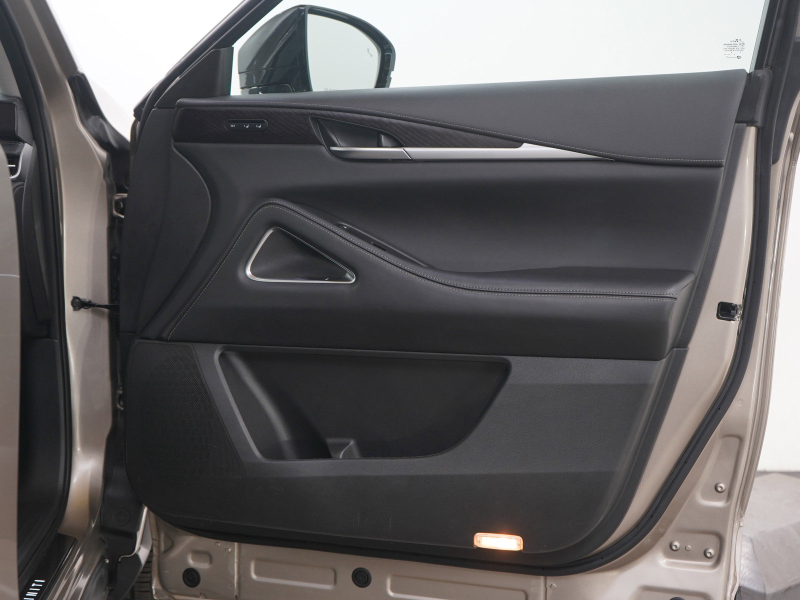 Used 2024 INFINITI QX60 Sensory image 12