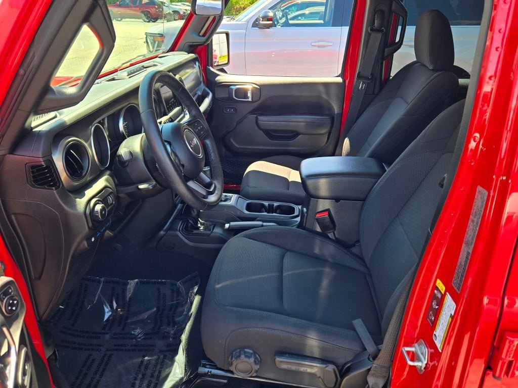 Used 2023 Jeep Wrangler Unlimited w/ Cold Weather Group AWD/4WD image 20