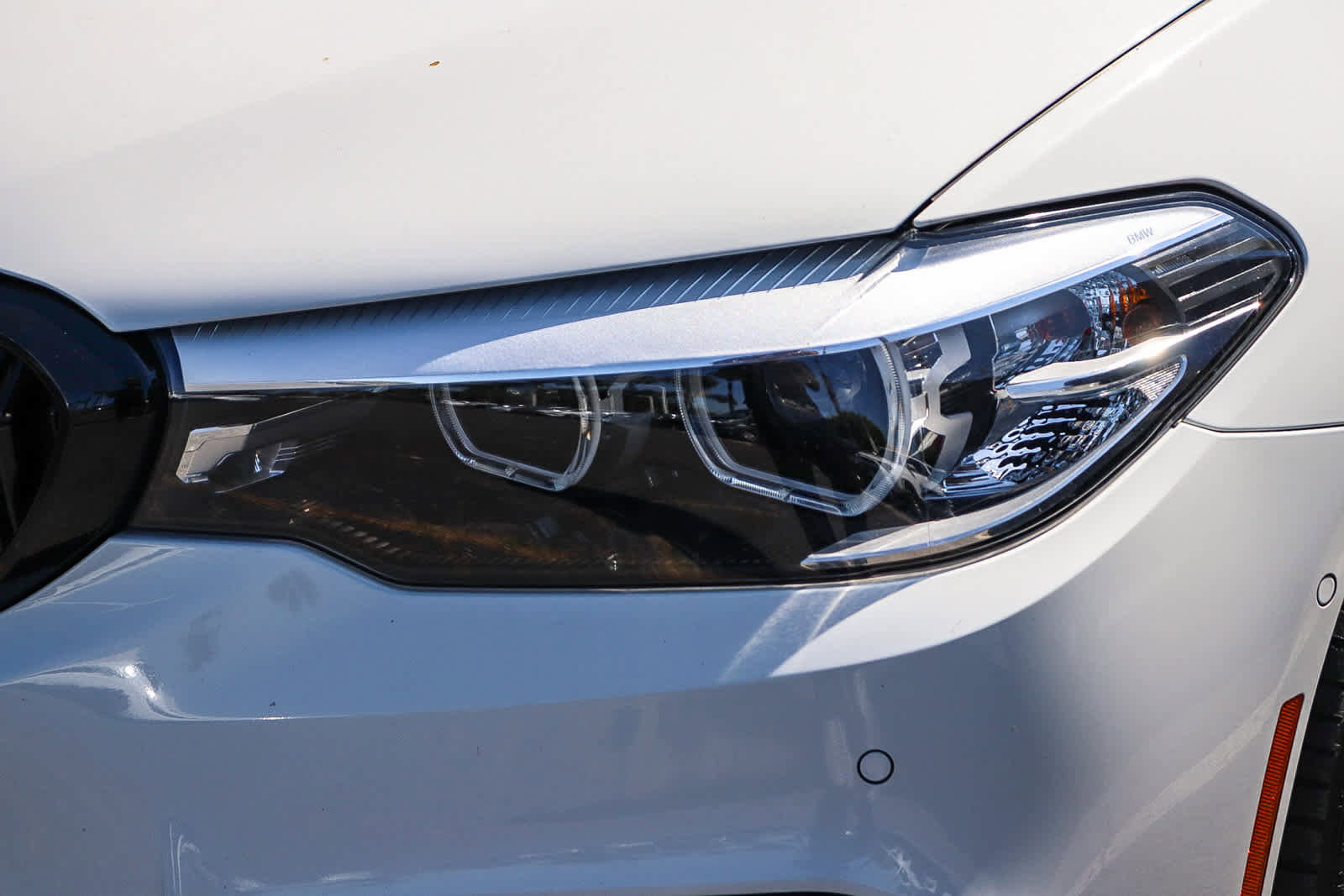Used 2017 BMW 530i RWD image 2