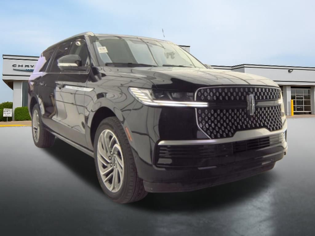 Used 2025 Lincoln Navigator L Reserve AWD/4WD image 4