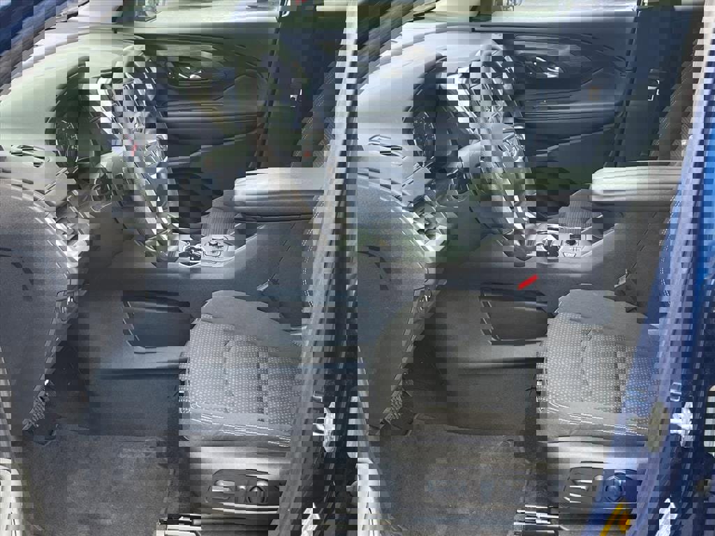 Used 2022 GMC Terrain SLE w/ Driver Convenience Package image 7