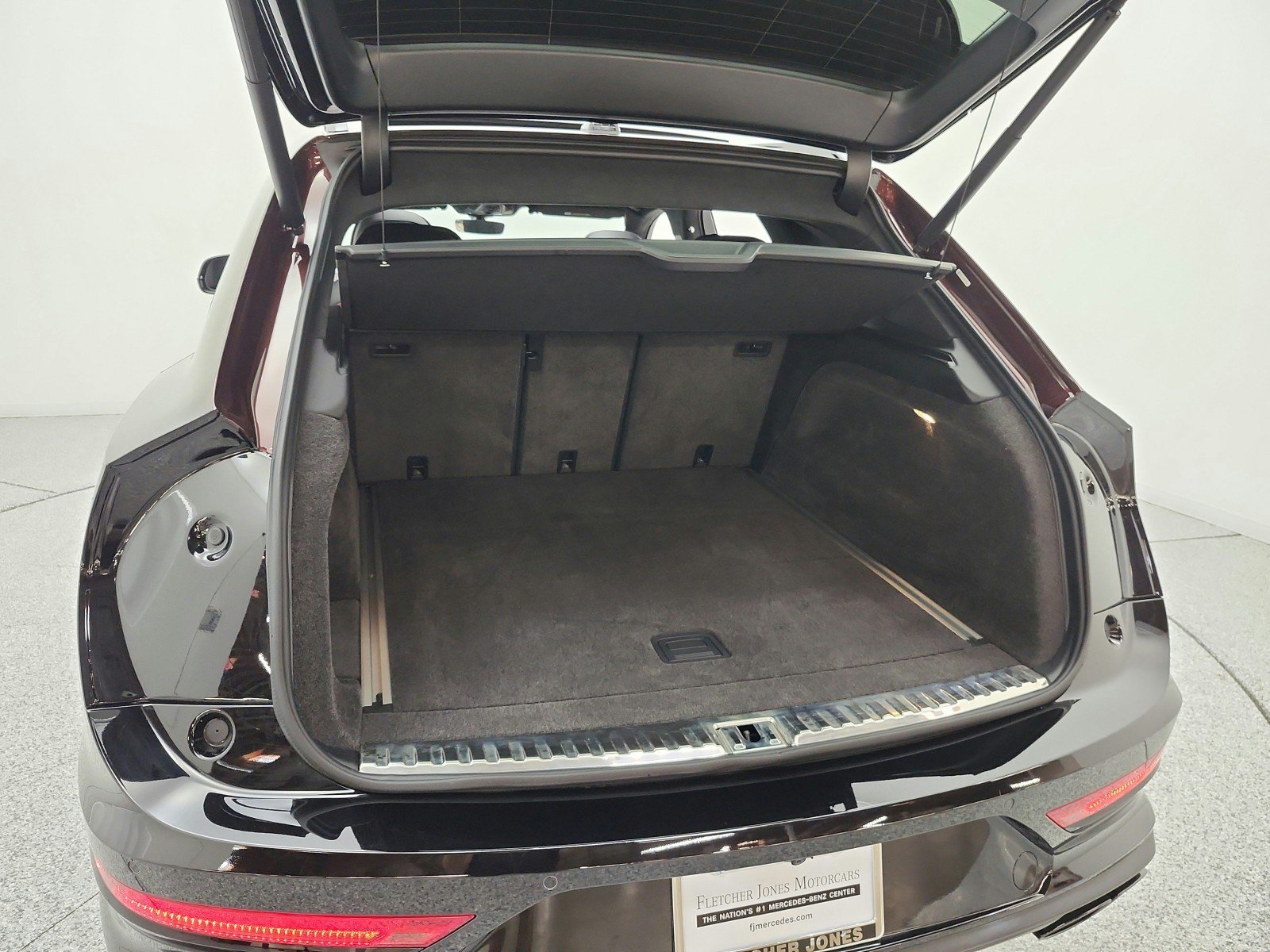 Used 2025 Bentley Bentayga AWD/4WD image 21