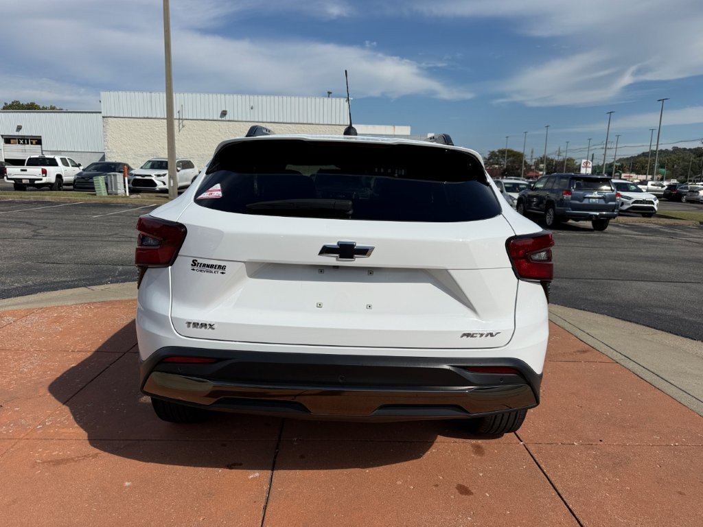 Used 2025 Chevrolet Trax ACTIV w/ Driver Confidence Package FWD image 5