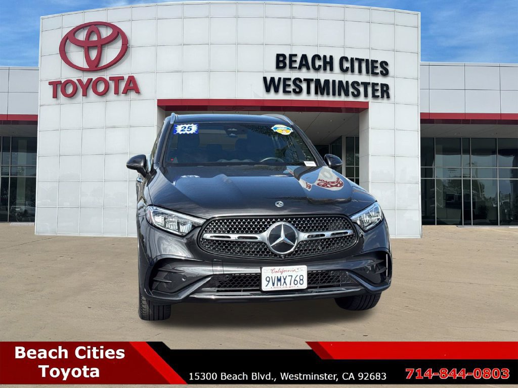 Used 2025 Mercedes-Benz GLC 300 4MATIC image 3