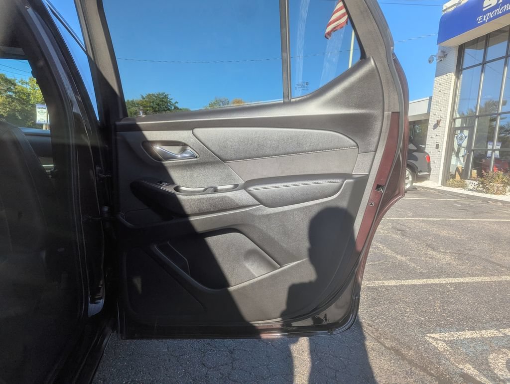 Used 2022 Chevrolet Traverse High Country AWD/4WD image 37