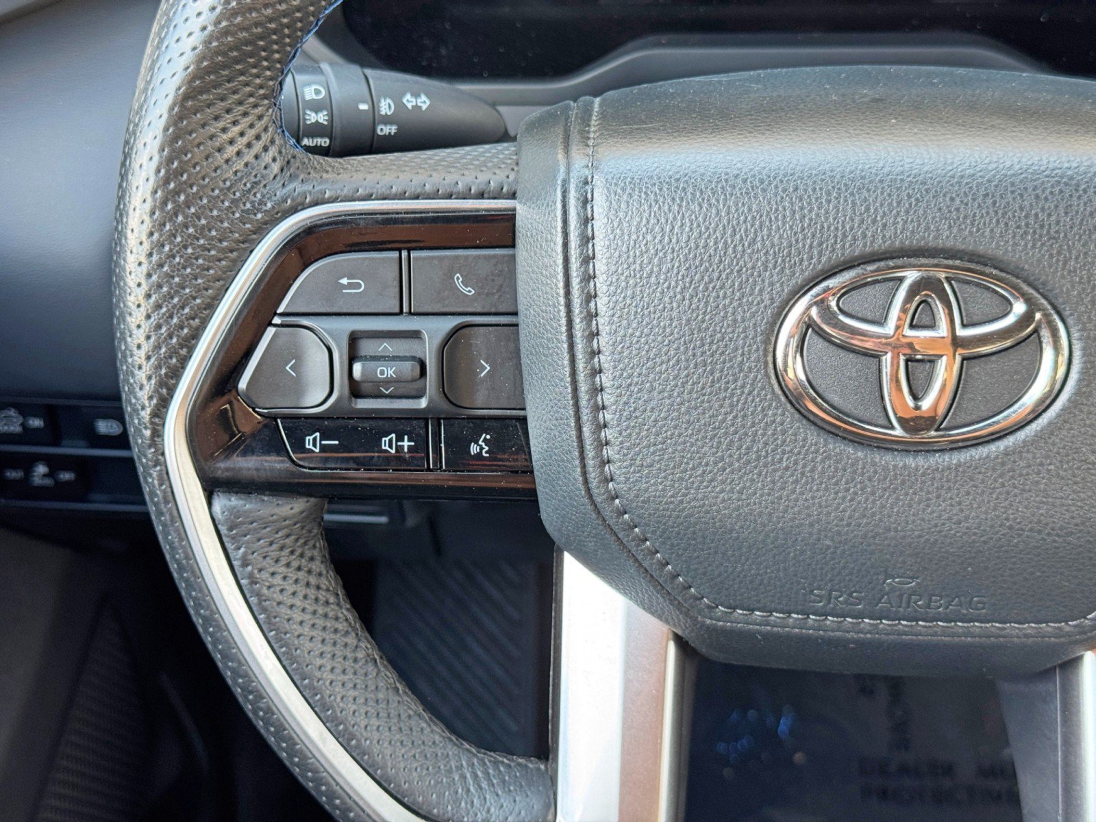 Used 2022 Toyota Tundra Platinum w/ Advanced Package AWD/4WD image 22