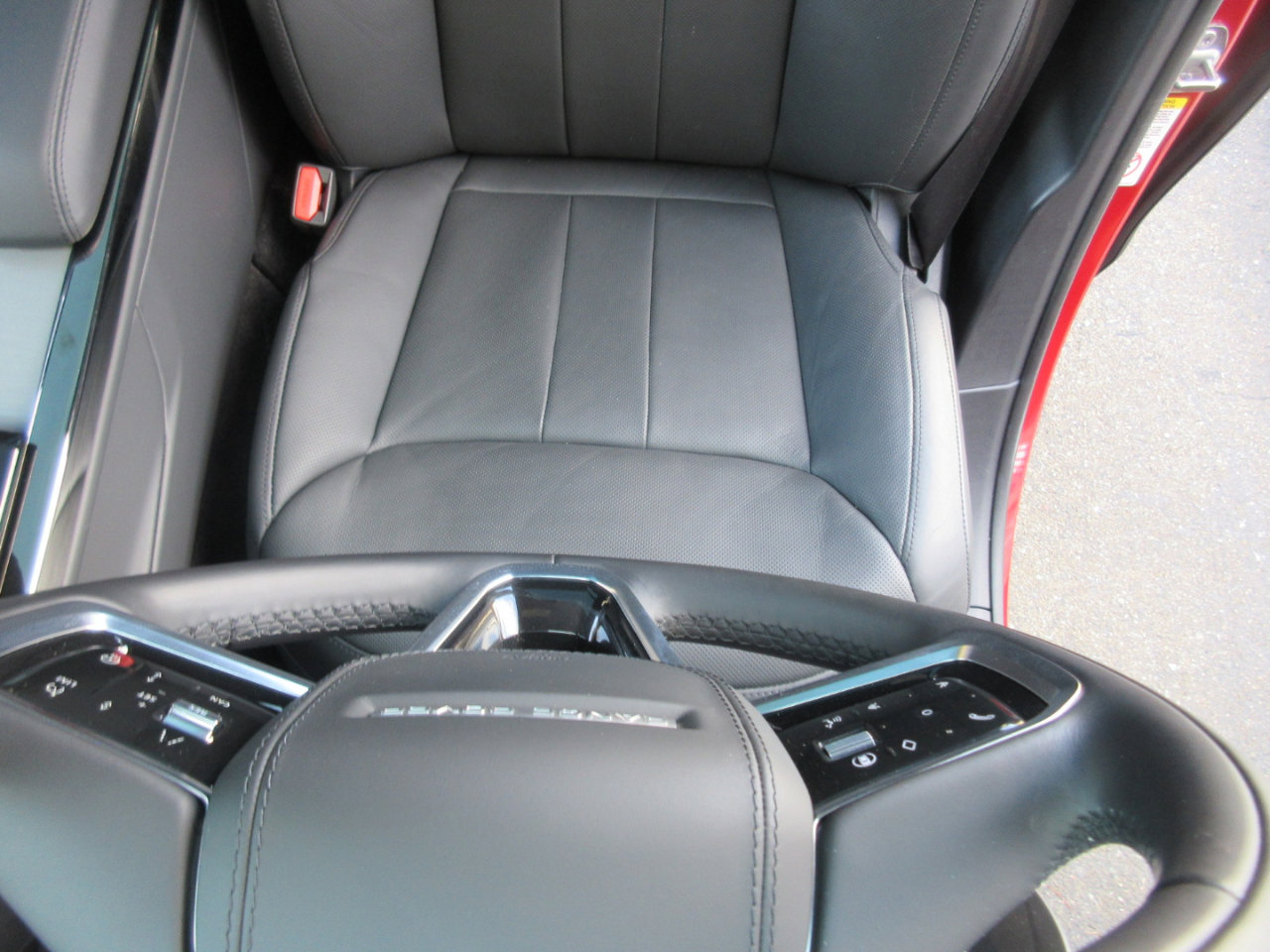 Used 2024 Land Rover Range Rover Sport SE image 11