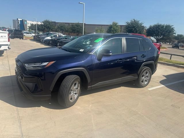 Used 2022 Toyota RAV4 XLE w/ Convenience Package FWD image 7