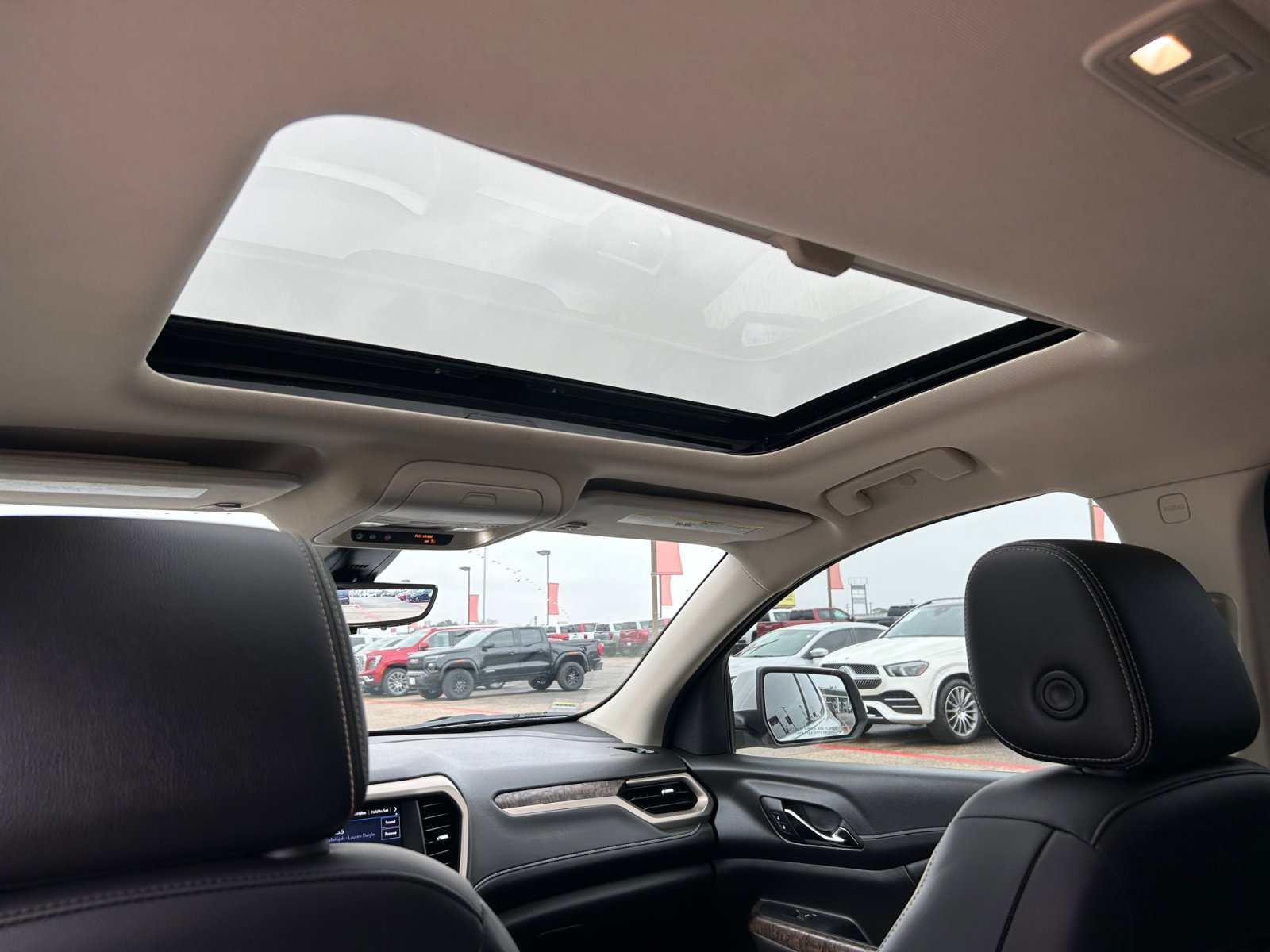 Used 2023 GMC Acadia Denali w/ Denali Ultimate Package image 19