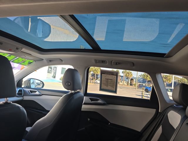 Used 2025 Volkswagen Taos SEL image 27