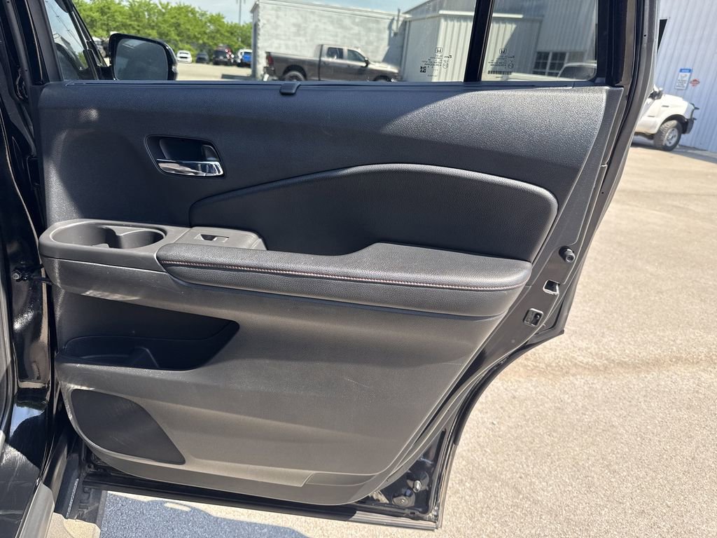 Used 2020 Honda Pilot Black Edition image 39