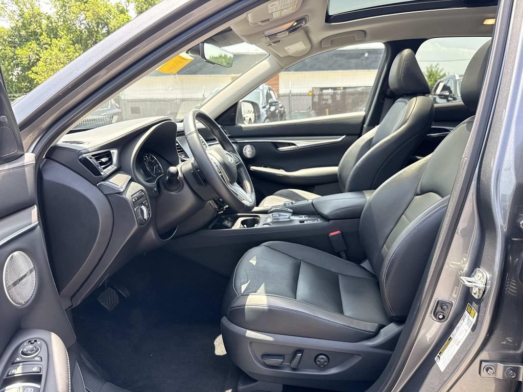Used 2024 INFINITI QX50 Luxe w/ Accent Package AWD/4WD image 16